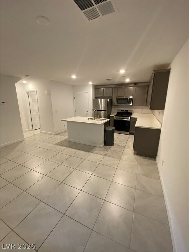 Building Photo - 3622 Hestia Ave