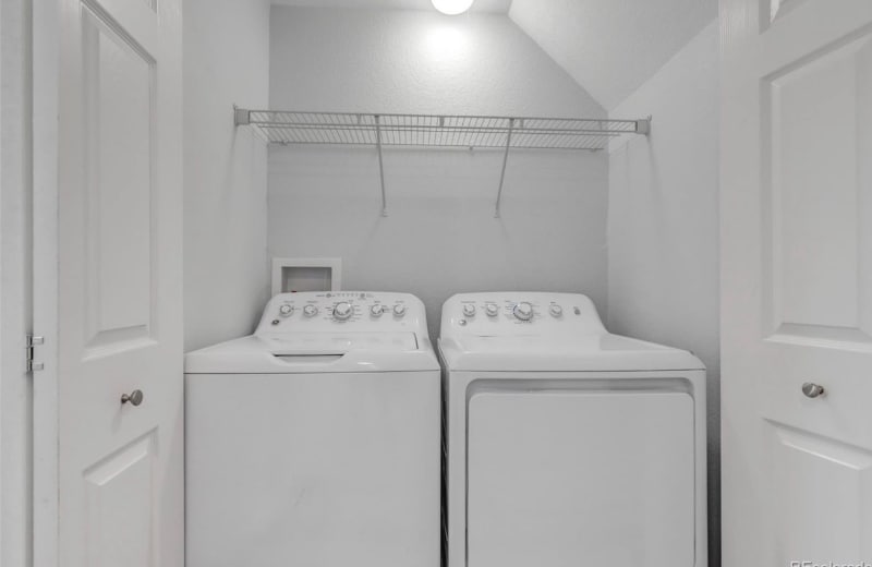 Building Photo - 211 Julian St