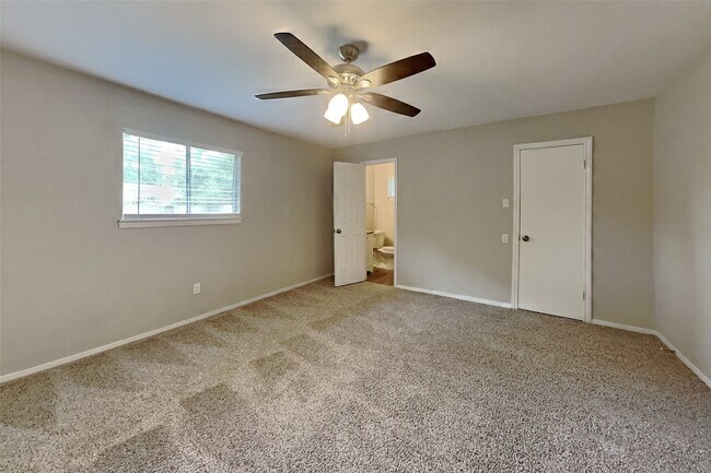 Building Photo - 3419 Shadowcrest Ln