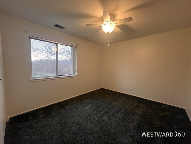 Building Photo - 1587 Stonehill Ct