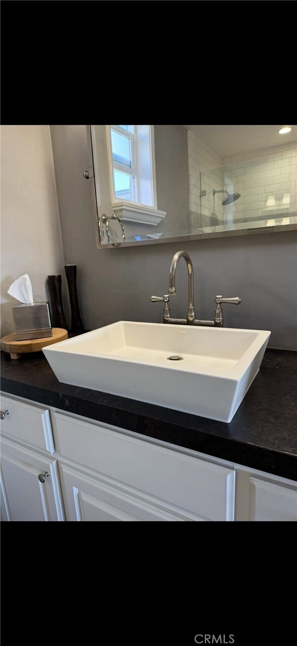 Building Photo - 290 La Brea St