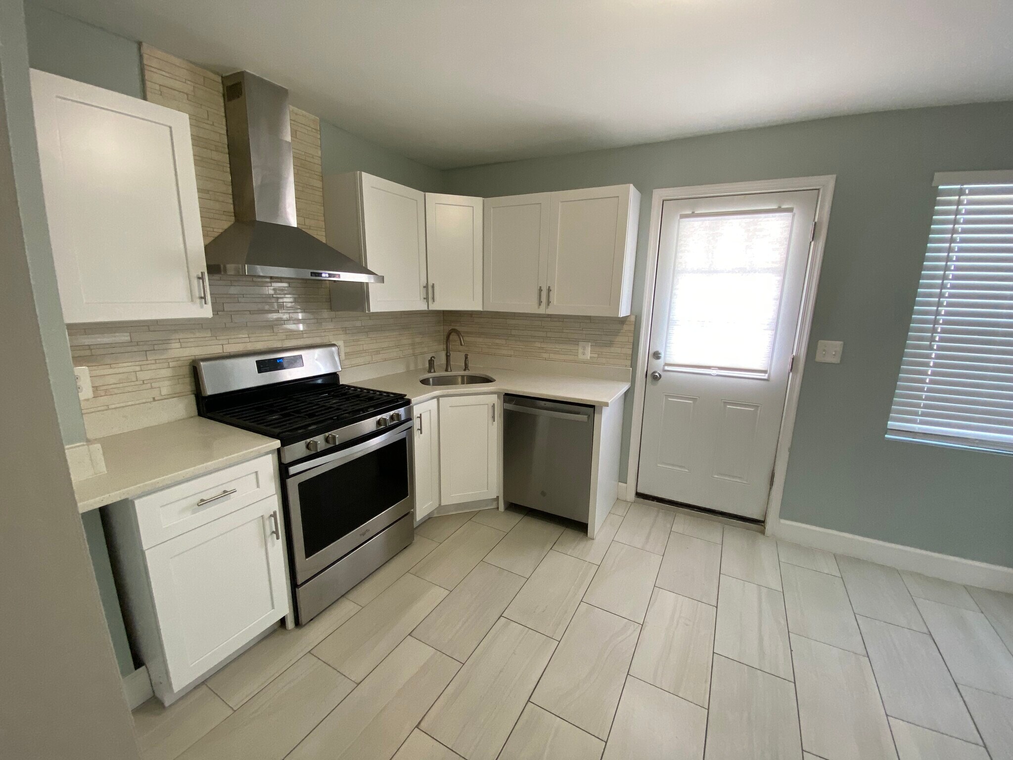 Building Photo - 301 S Conkling St