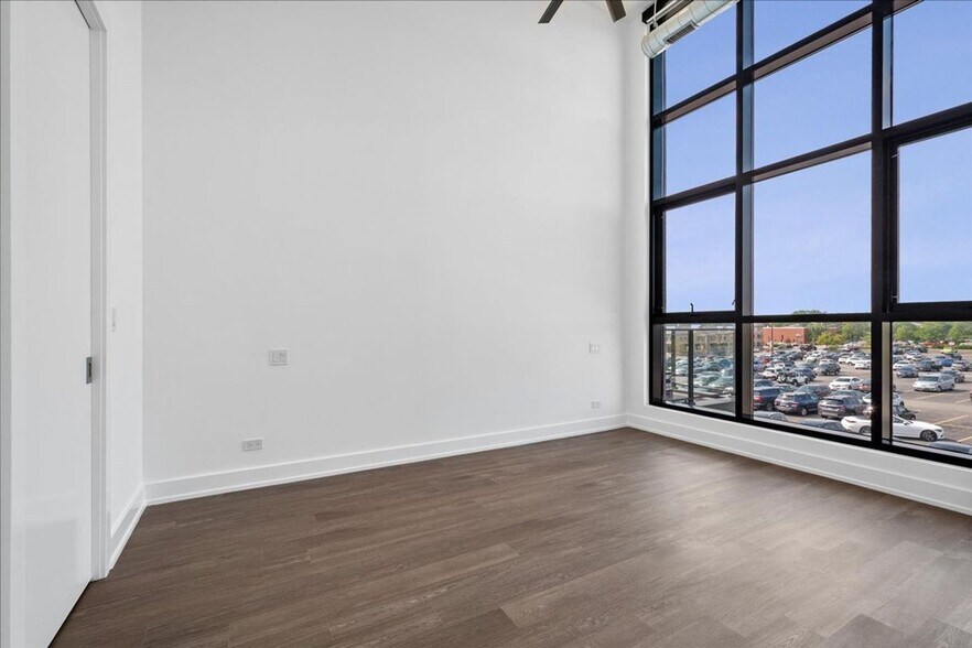 Building Photo - 728 Waukegan Rd