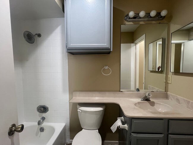 Building Photo - WEST CAMPUS - 2 BEDROOM - 2 BATHROOM  - AU...