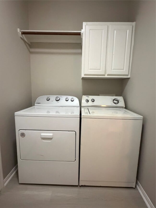 Building Photo - 2 Wintergrass Pl