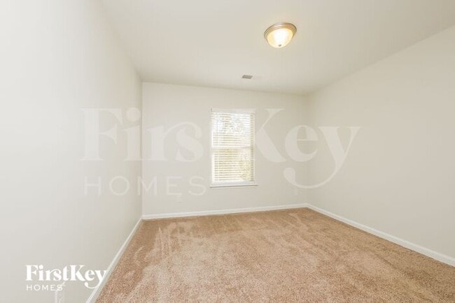 Building Photo - 719 Hot Springs Trail