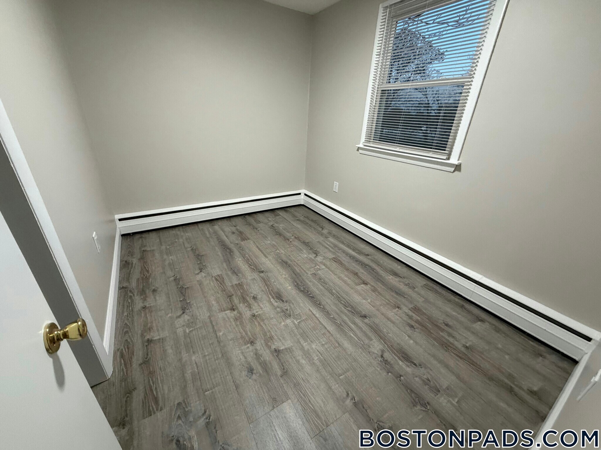 Building Photo - 18 Waugh St