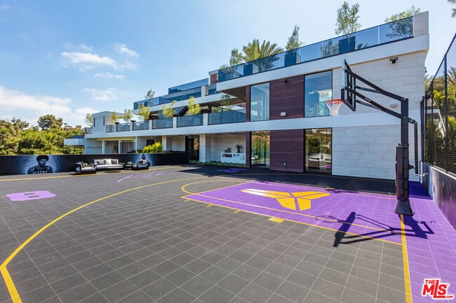 Building Photo - 1047 N Bundy Dr