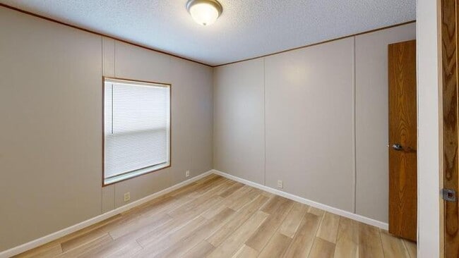 Building Photo - 147 American Ave