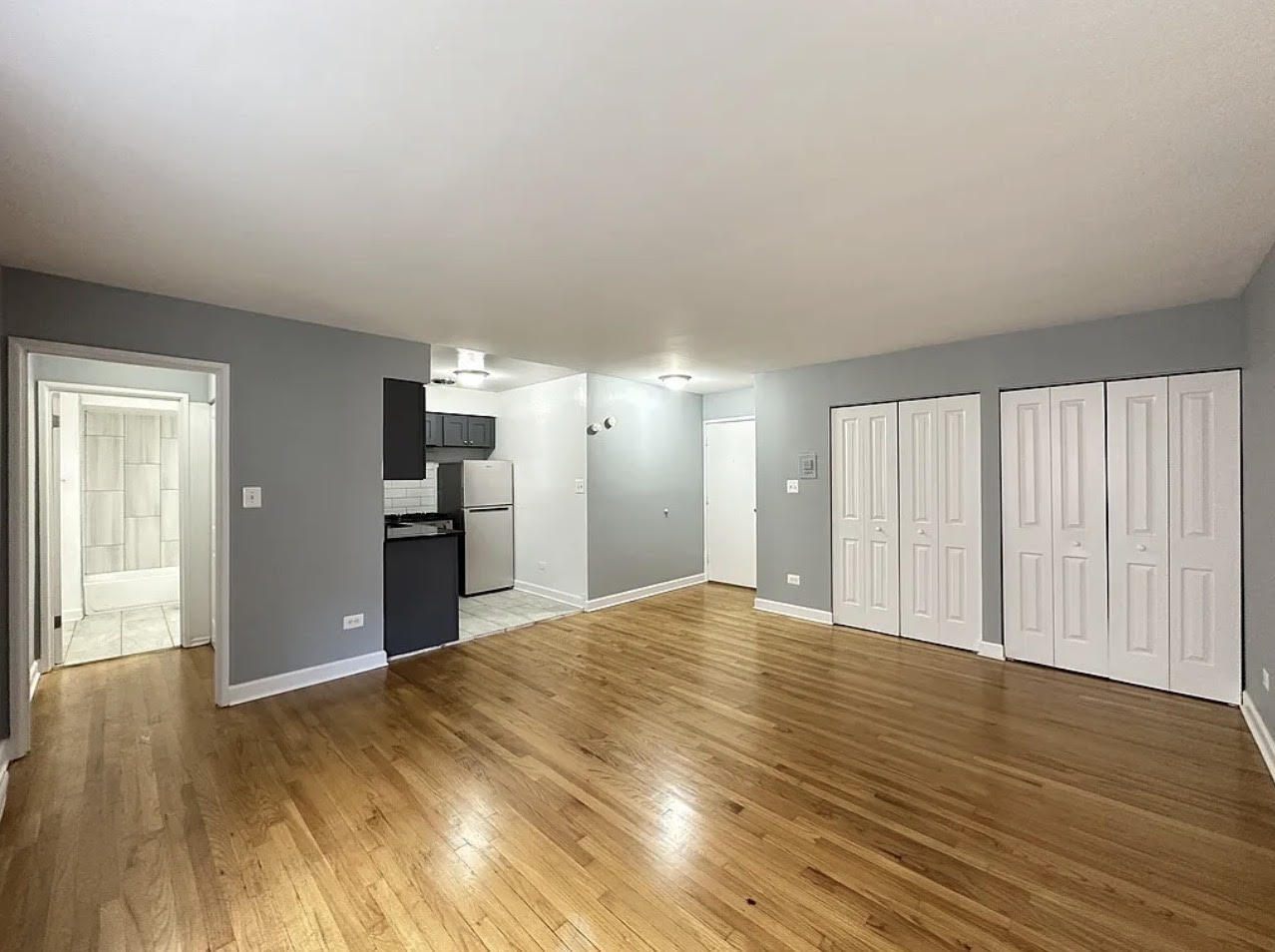 Building Photo - 1515 W Morse Ave