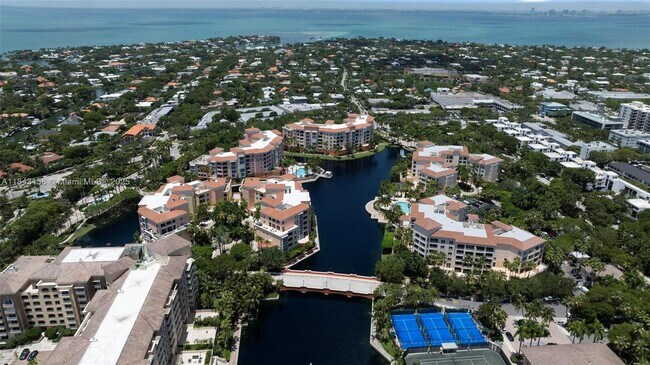 Building Photo - 703 Crandon Blvd