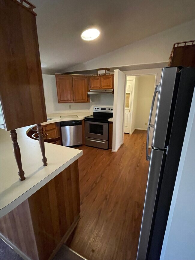 Building Photo - 2039 Vista Rd