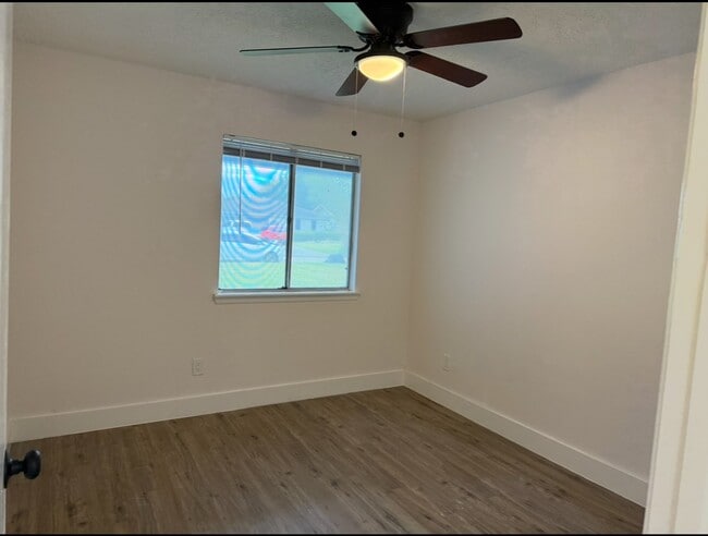 Building Photo - 16814 Barcelona Dr
