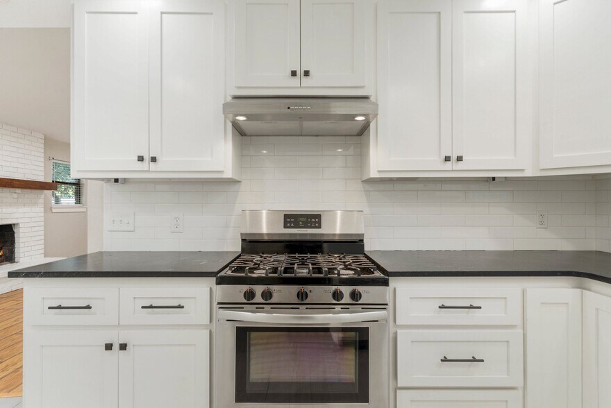 Building Photo - 1811 S 148th W Ave