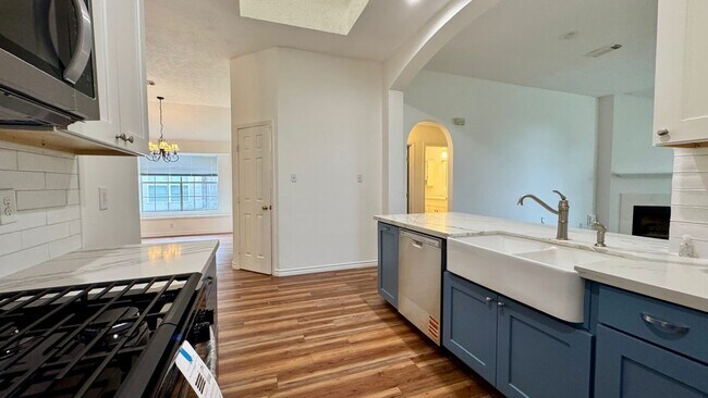 Building Photo - 15027 Winding Black Cherry Ln