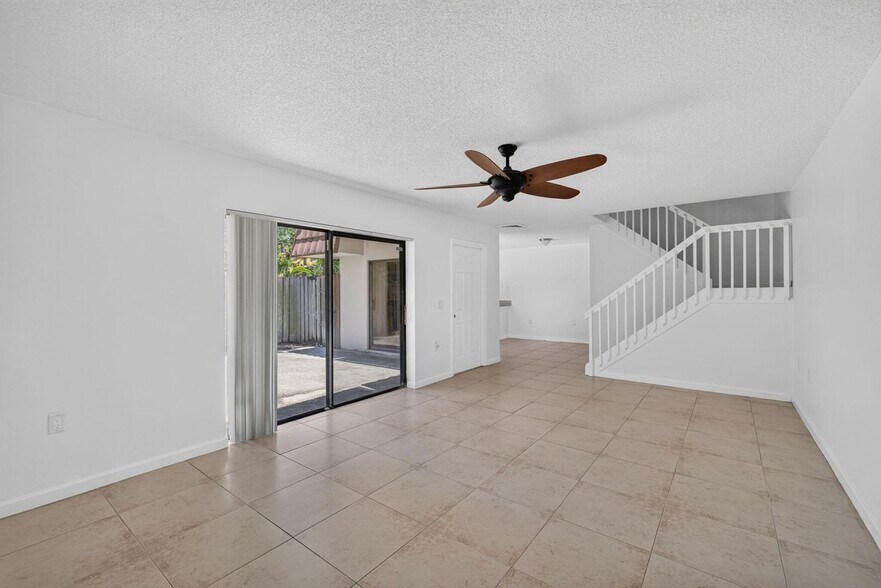 Building Photo - 851 Blue Ridge Cir