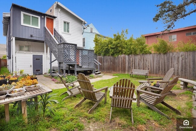 Building Photo - 1035 63rd St