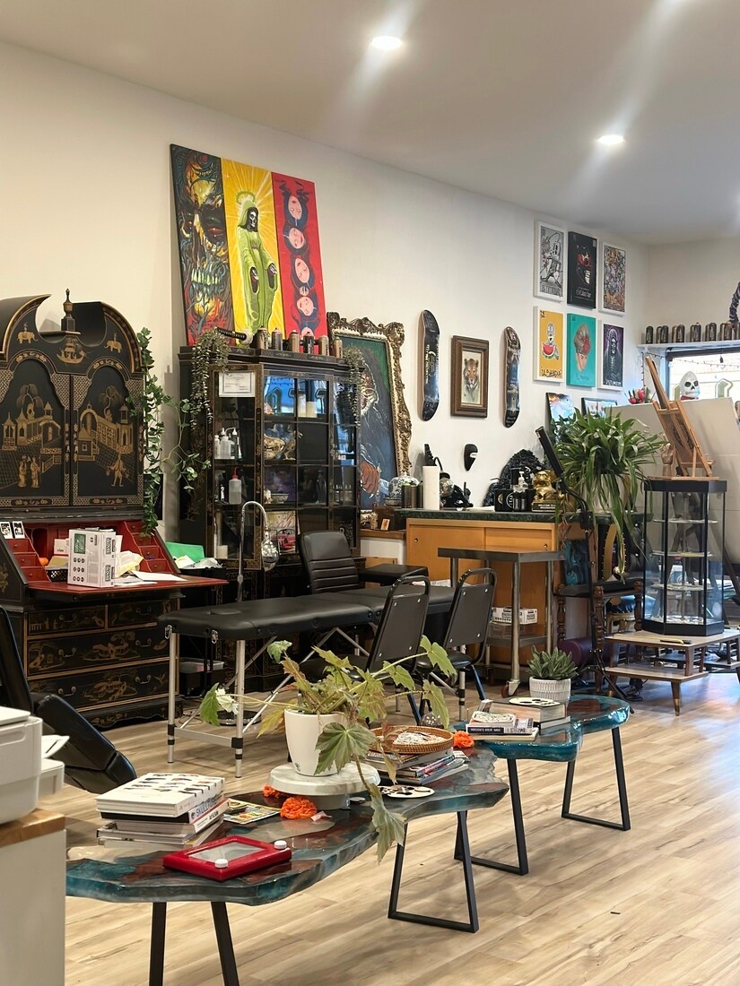 Building Photo - 911 E 5th St