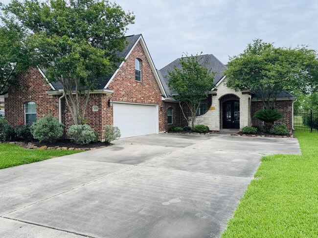 Primary Photo - 4155 Pinehurst Dr