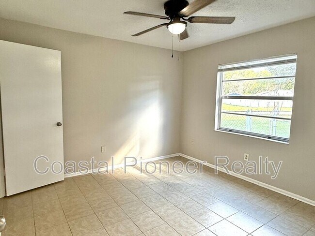 Building Photo - 5723 Kneeland Ln