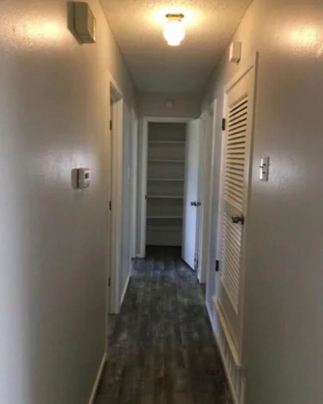 Building Photo - 3 Bedroom Available April 1st