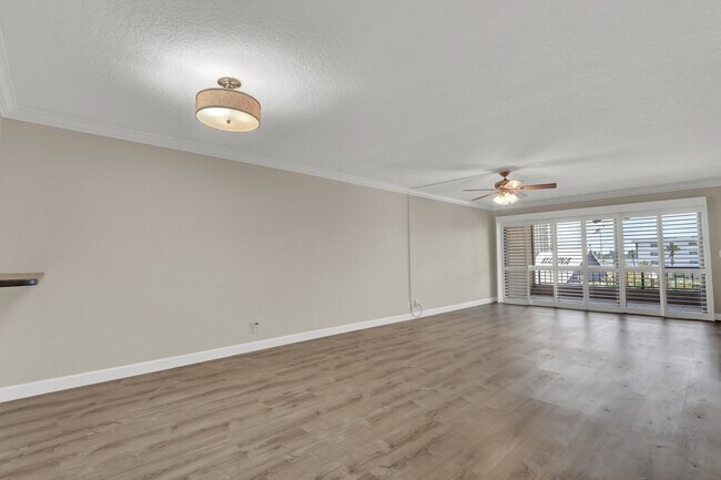 Building Photo - 1036 US-1