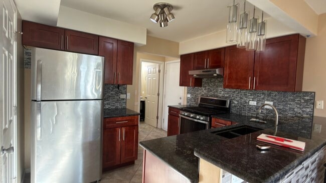 Building Photo - 8114 160th St