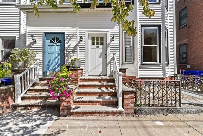 Building Photo - 178 Webster St