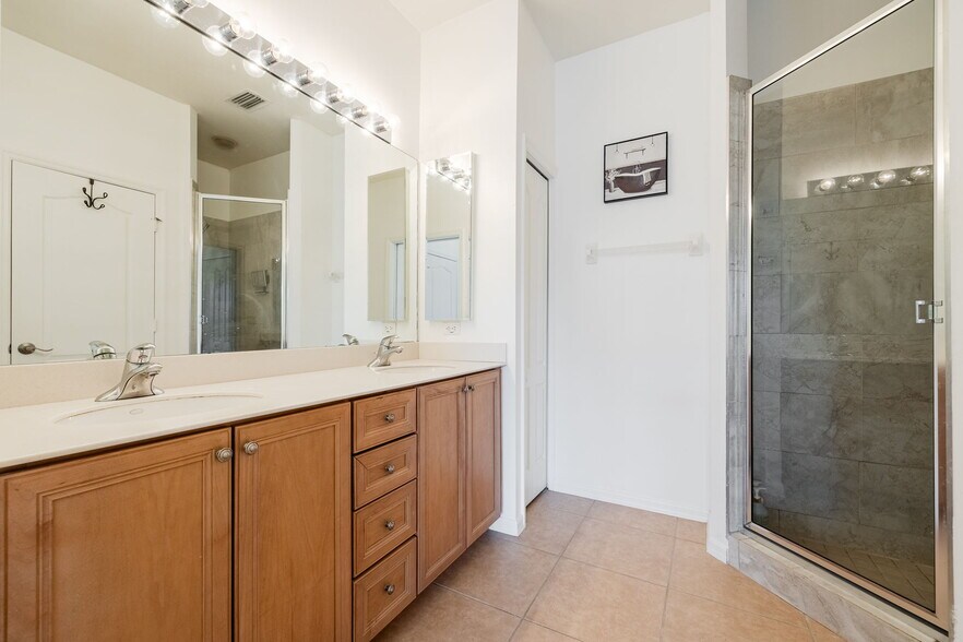 Building Photo - 3212 Sea Haven Ct