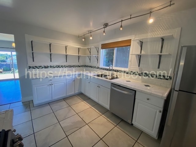 Building Photo - 3195 White Cir