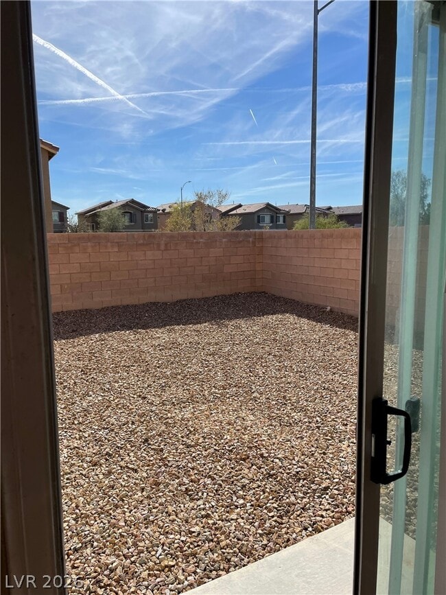 Building Photo - 3753 Hollycroft Dr