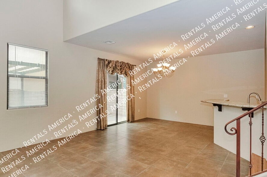 Building Photo - 402 E Croydon Park Rd