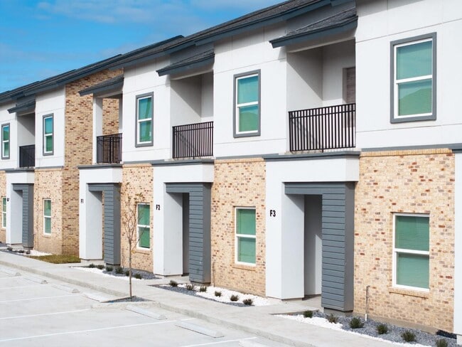 Building Photo - 651 FM511