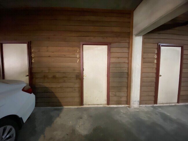 Building Photo - 101 Stratford St