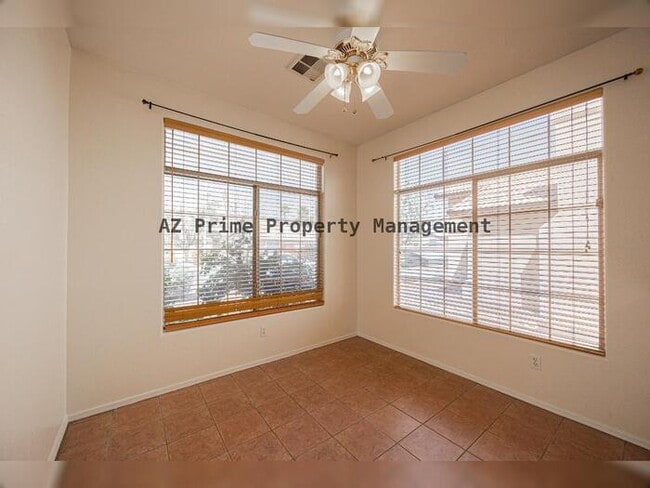 Building Photo - 601 S Silverbrush Dr