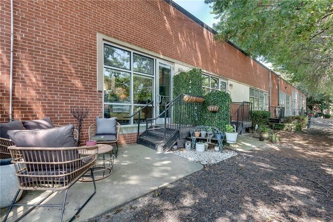 Building Photo - 5200 Peachtree Rd