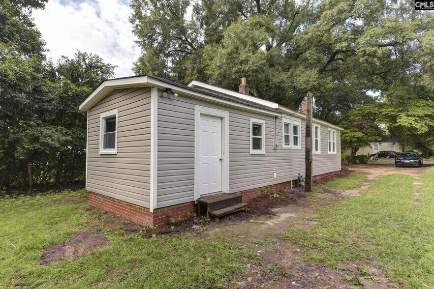 Building Photo - 6410 Simpson St