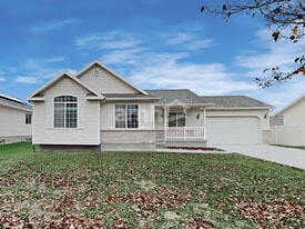 Building Photo - 2098 Blossom St
