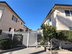 Building Photo - 6345 Templeton St