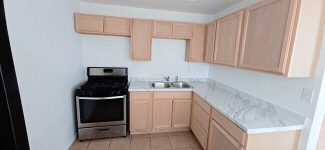 Building Photo - 2601 E Monte Cristo Ave