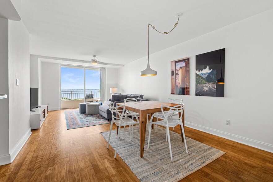 Building Photo - 770 Claughton Island Dr