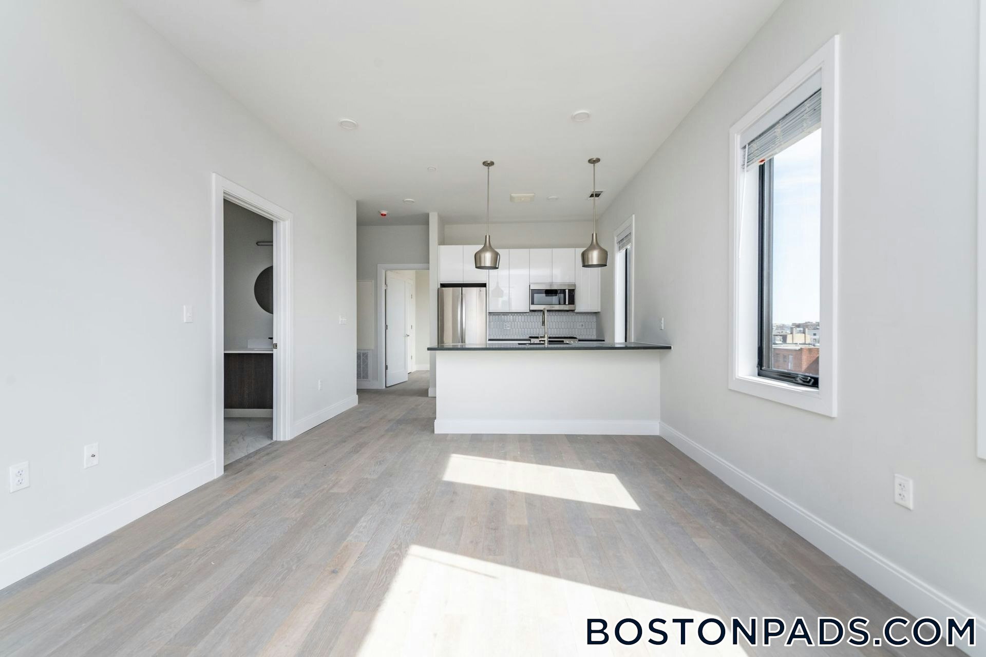 Building Photo - 152 Liverpool St