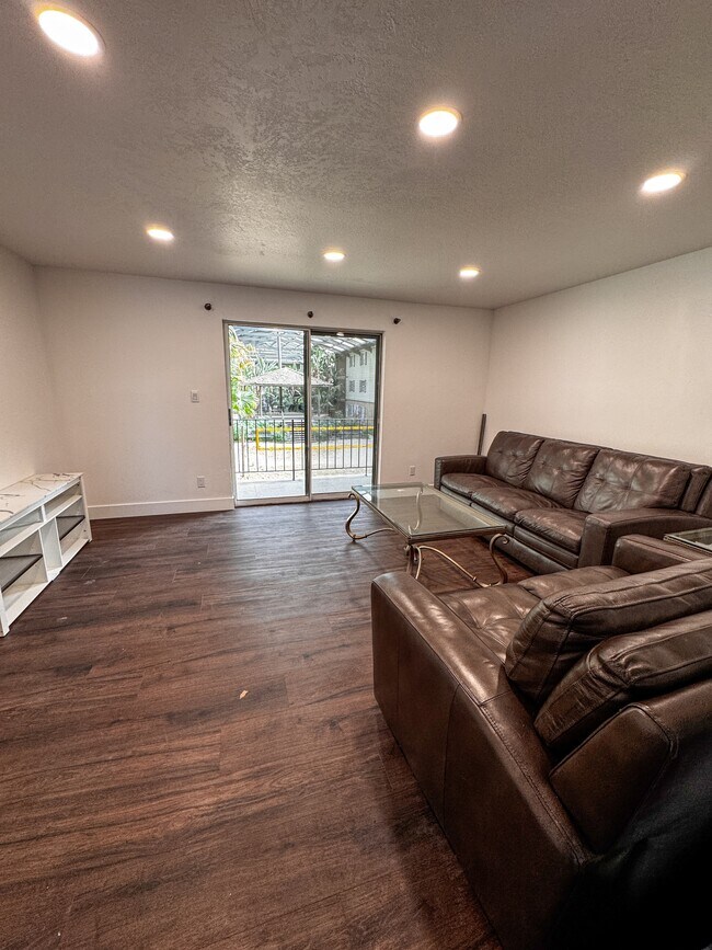 Building Photo - 724 W 1720 N