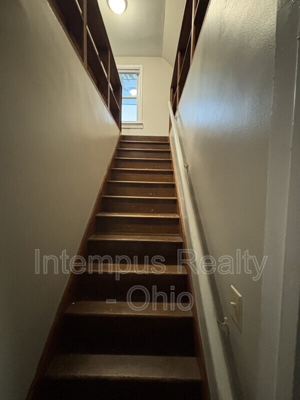 Building Photo - 692 S Wheatland Ave