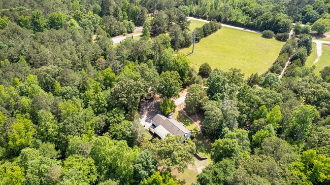 Building Photo - Oconee Country Living on 8+ Acres w/ Full ...