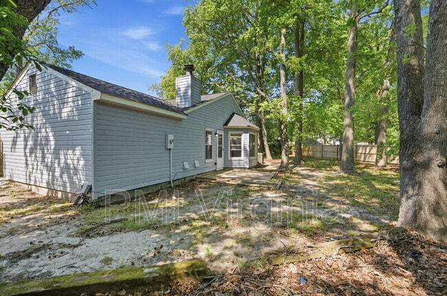 Building Photo - 901 Vincent Ct