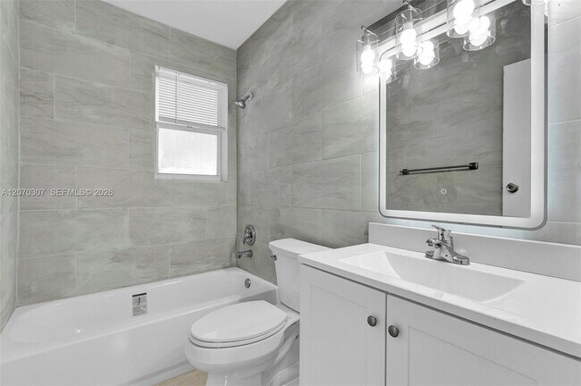 Building Photo - 551 NW 30th Terrace