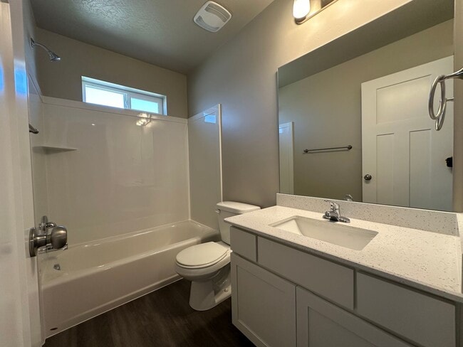 Building Photo - New Never Lived in Springville Townhome Fo...
