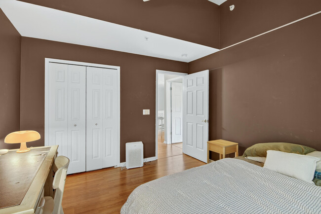 Building Photo - 1930 Lindsay Ln