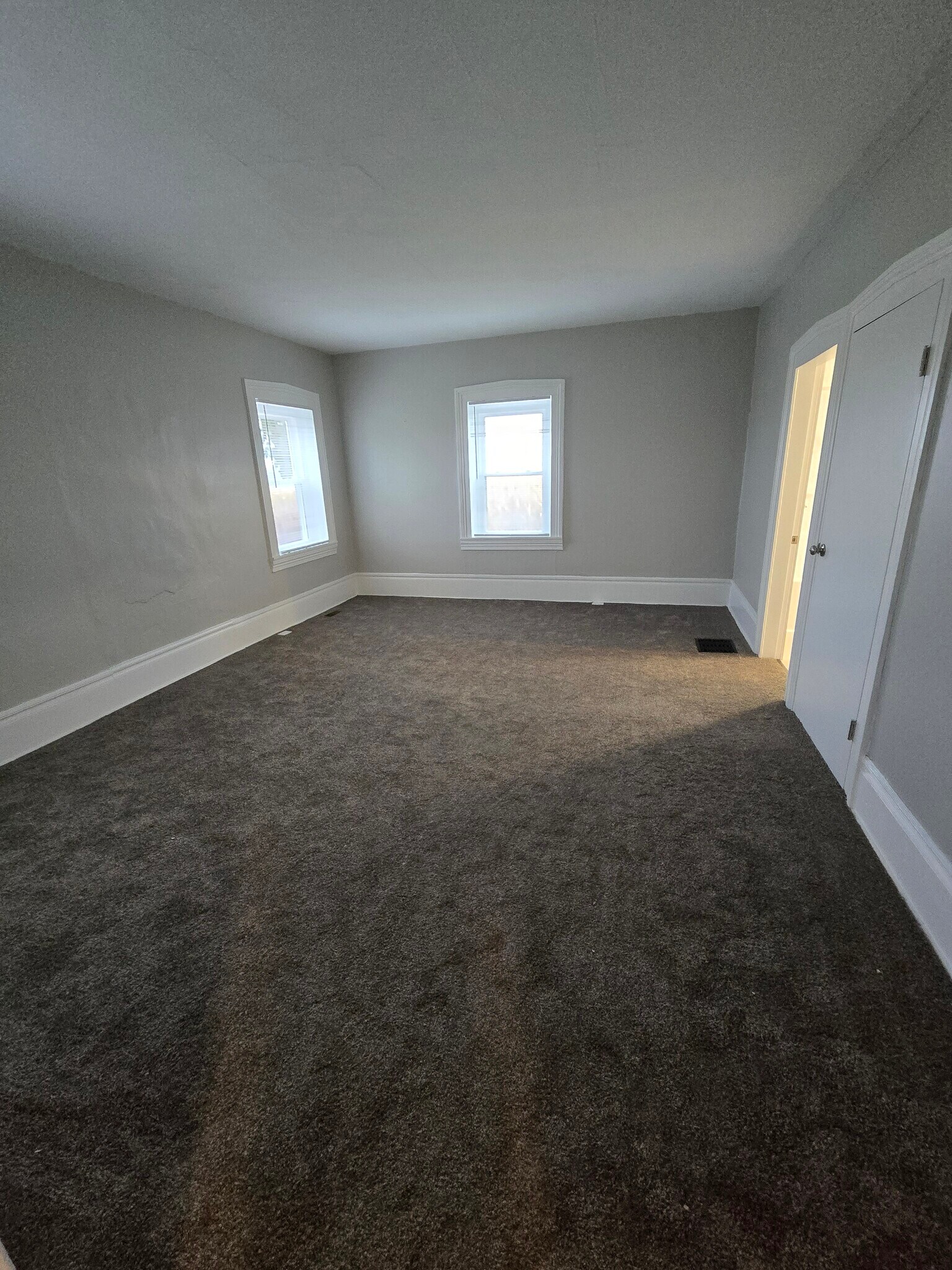 Living Room - 900 Thomas Rd